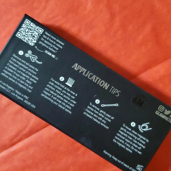 Glamnetic luxe black magnetic lashes - Picture 2 of 3